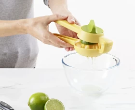 Handheld Lemon Squeezer Juicer
